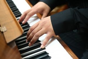 playing_piano